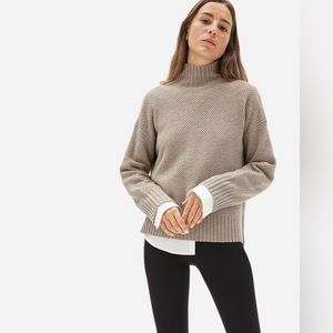 Everlane / The ReCashmere Stroopwafel Turtleneck Heathered Sand